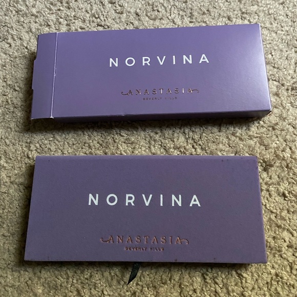 Eyeshadow palette!